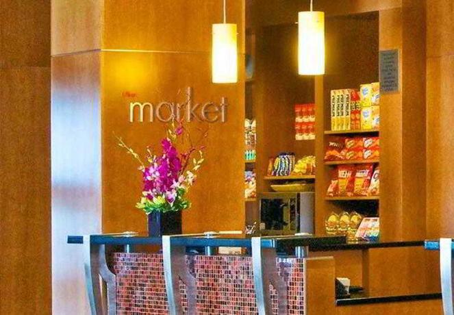 Imagen de los interiores del Hotel Courtyard By Marriott - Logan Airport. Foto 16