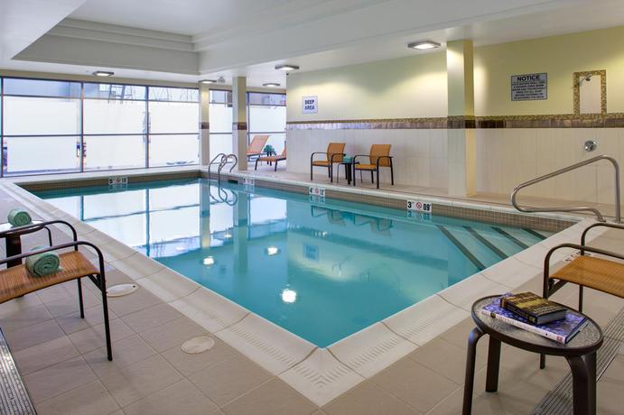 Imagen de los interiores del Hotel Courtyard By Marriott London. Foto 7