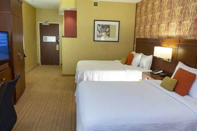 Imagen de la habitación del Hotel Courtyard By Marriott Long Beach Airport. Foto 8