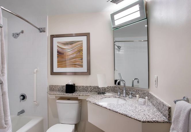 Imagen de la habitación del Hotel Courtyard By Marriott Long Beach Downtown. Foto 8