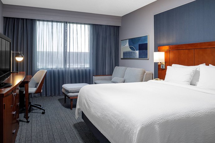 Imagen de la habitación del Hotel Courtyard By Marriott Long Island Macarthur Airport. Foto 3