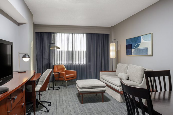 Imagen de la habitación del Hotel Courtyard By Marriott Long Island Macarthur Airport. Foto 7