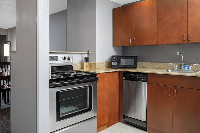 Imagen de la habitación del Hotel Courtyard By Marriott Long Island Macarthur Airport. Foto 10