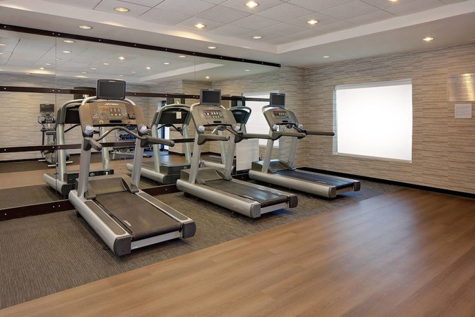 Imagen de los interiores del Hotel Courtyard By Marriott Long Island Macarthur Airport. Foto 19