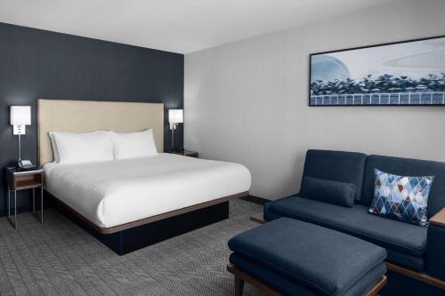 Imagen de la habitación del Hotel Courtyard By Marriott Los Angeles Burbank Airport. Foto 15