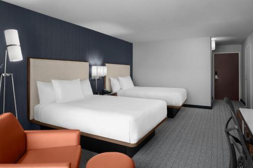 Imagen de la habitación del Hotel Courtyard By Marriott Los Angeles Burbank Airport. Foto 19