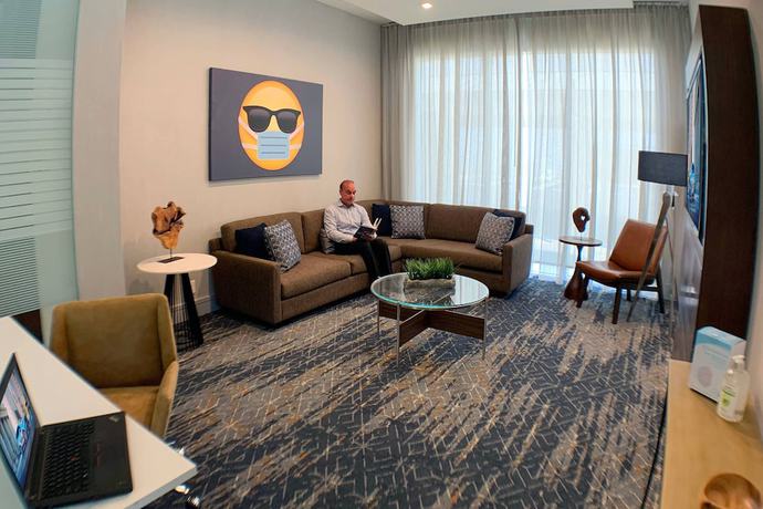 Imagen de la habitación del Hotel Courtyard By Marriott Los Angeles Lax/century Boulevard. Foto 11