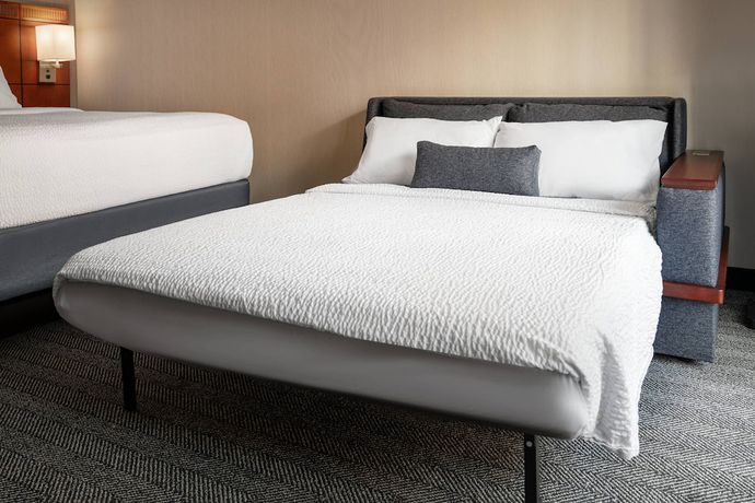 Imagen de la habitación del Hotel Courtyard By Marriott Los Angeles Torrance Palos Verdes. Foto 11