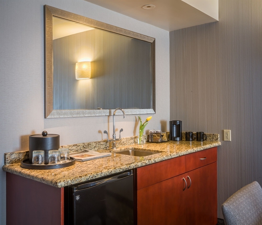 Imagen de la habitación del Hotel Courtyard By Marriott Los Angeles Westside. Foto 5