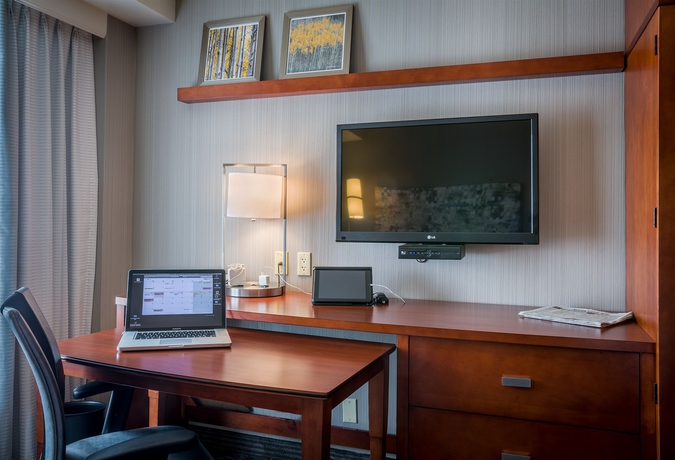 Imagen de la habitación del Hotel Courtyard By Marriott Los Angeles Westside. Foto 9