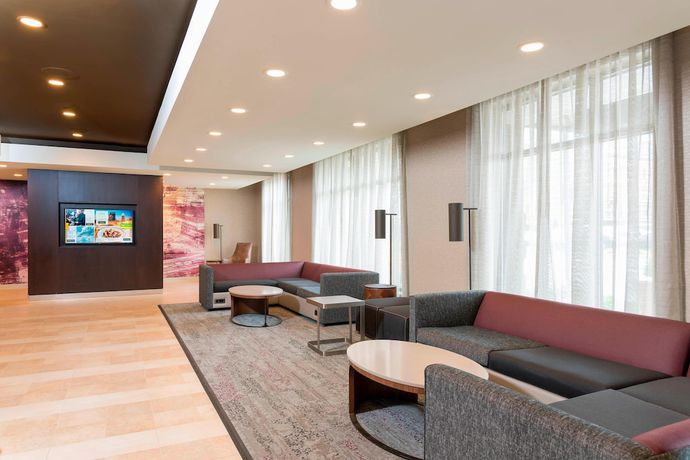 Imagen de los interiores del Hotel Courtyard By Marriott Louisville Downtown. Foto 18