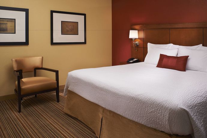 Imagen de la habitación del Hotel Courtyard By Marriott Louisville East. Foto 4