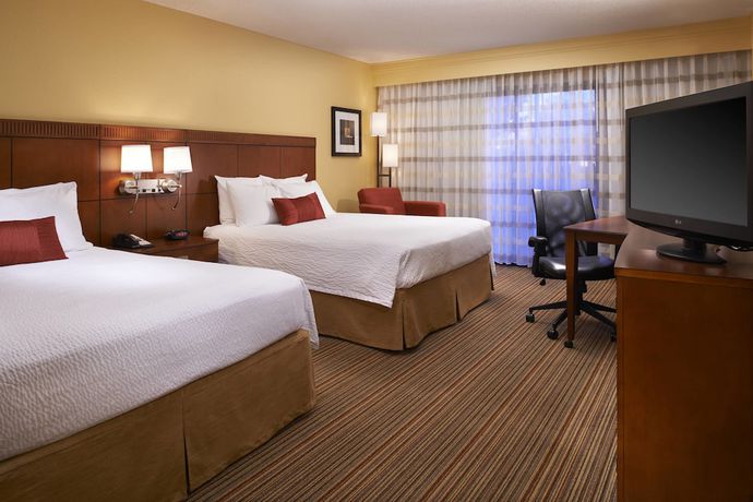 Imagen de la habitación del Hotel Courtyard By Marriott Louisville East. Foto 5