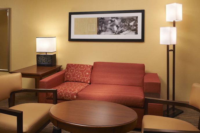Imagen de la habitación del Hotel Courtyard By Marriott Louisville East. Foto 8