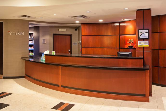 Imagen de los interiores del Hotel Courtyard By Marriott Louisville Northeast. Foto 14