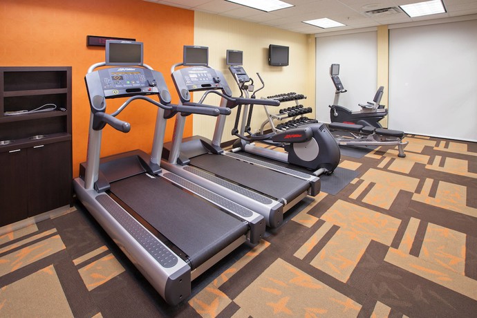 Imagen de los interiores del Hotel Courtyard By Marriott Louisville Northeast. Foto 16