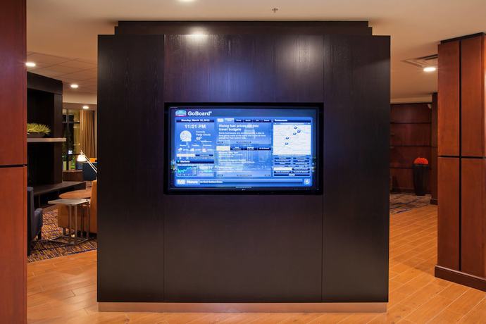 Imagen de los interiores del Hotel Courtyard By Marriott Louisville Northeast. Foto 19