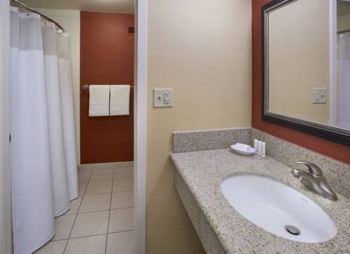 Imagen de la habitación del Hotel Courtyard By Marriott Mahwah. Foto 7