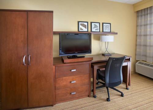 Imagen de la habitación del Hotel Courtyard By Marriott Mahwah. Foto 8