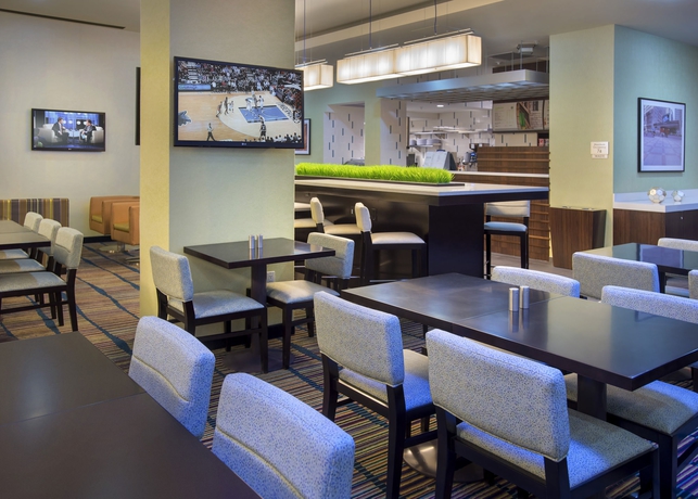 Imagen del bar/restaurante del Hotel Courtyard By Marriott Manhattan Chelsea. Foto 4