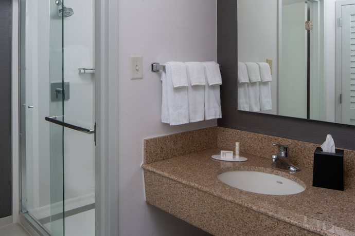 Imagen de la habitación del Hotel Courtyard By Marriott Memphis East/park Avenue. Foto 10