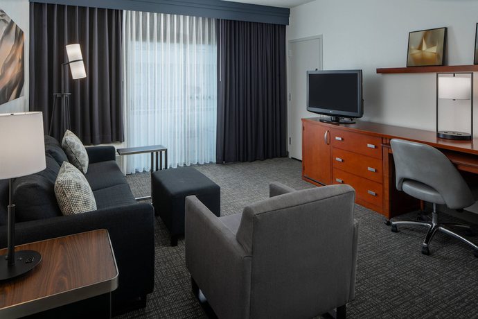 Imagen de la habitación del Hotel Courtyard By Marriott Memphis East/park Avenue. Foto 11