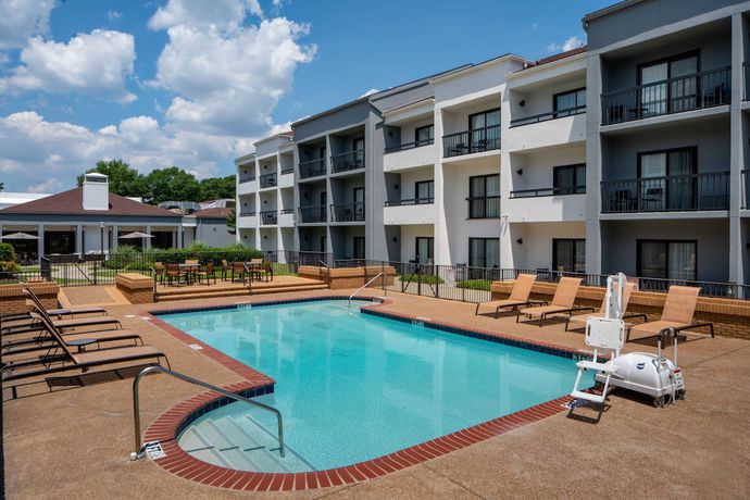 Imagen de la piscina del Hotel Courtyard By Marriott Memphis East/park Avenue. Foto 20