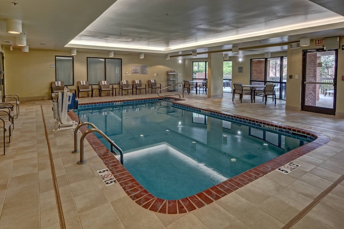 Imagen de la piscina del Hotel Courtyard By Marriott Memphis Germantown. Foto 19