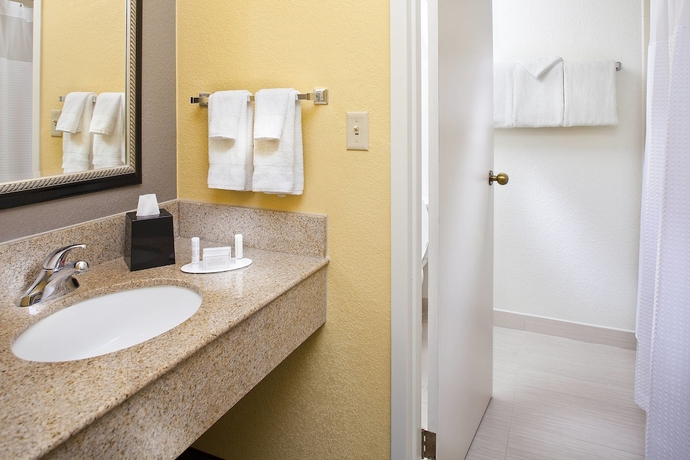 Imagen de la habitación del Hotel Courtyard By Marriott Miami Airport West/doral. Foto 13