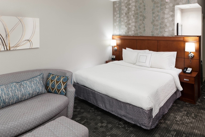 Imagen de la habitación del Hotel Courtyard By Marriott Miami At Dolphin Mall. Foto 8