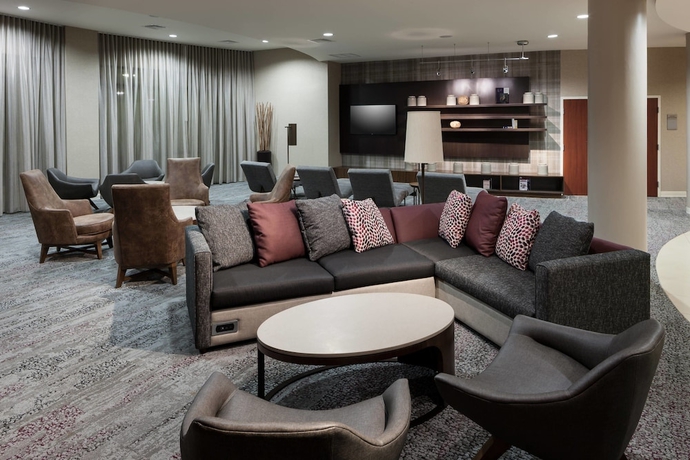 Imagen de los interiores del Hotel Courtyard By Marriott Miami At Dolphin Mall. Foto 15