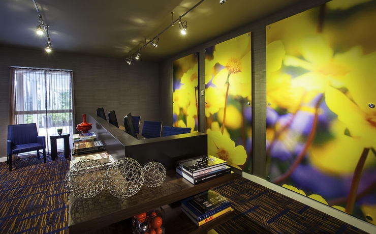 Imagen de los interiores del Hotel Courtyard By Marriott Miami Aventura Mall. Foto 15