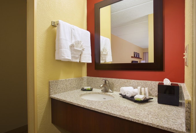 Imagen de la habitación del Hotel Courtyard By Marriott Miami Aventura Mall. Foto 8