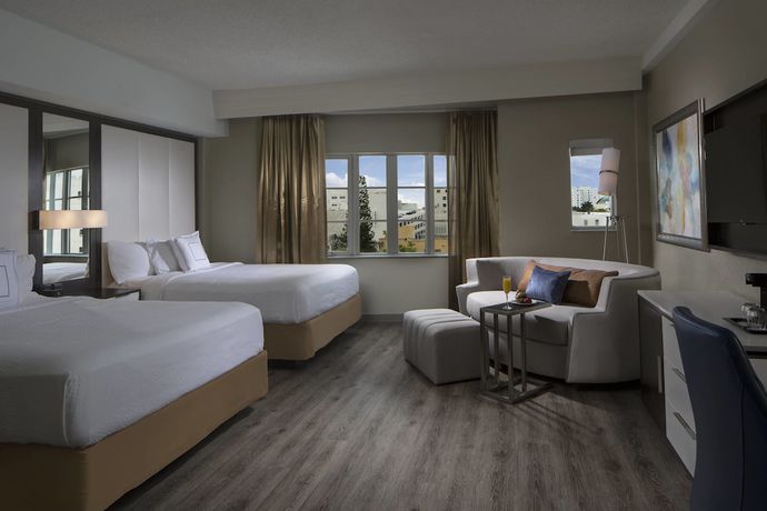 Imagen de la habitación del Hotel Courtyard By Marriott Miami Beach-south Beach. Foto 12