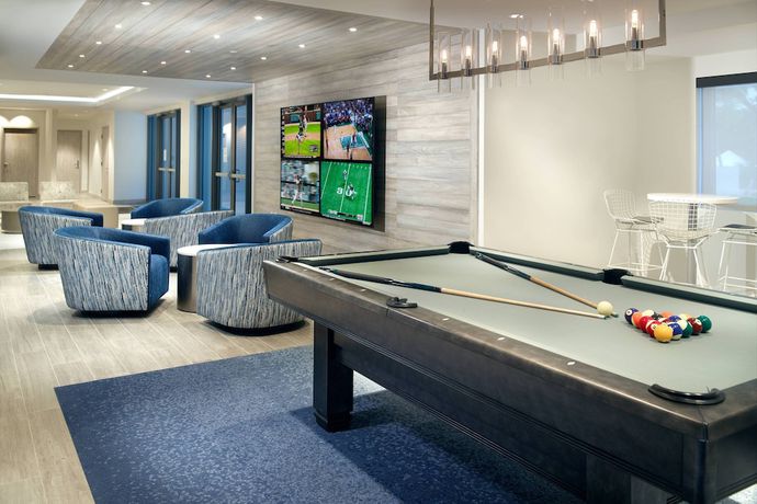 Imagen de los interiores del Hotel Courtyard By Marriott Miami Coconut Grove. Foto 19