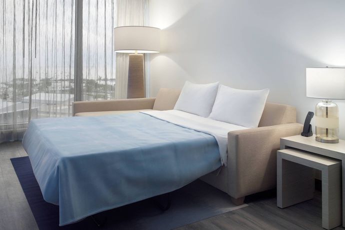 Imagen de la habitación del Hotel Courtyard By Marriott Miami Coconut Grove. Foto 14