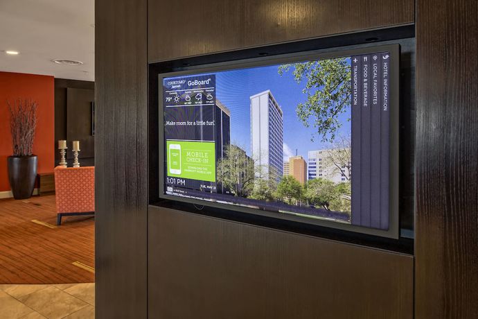 Imagen de los interiores del Hotel Courtyard By Marriott Midland. Foto 9