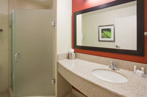 Imagen de la habitación del Hotel Courtyard By Marriott Minneapolis Maple Grove/arbor Lakes. Foto 11