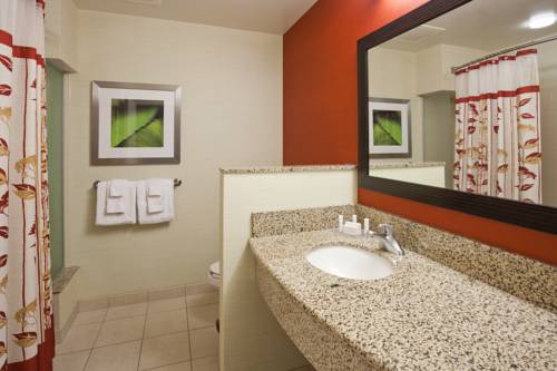 Imagen de la habitación del Hotel Courtyard By Marriott Minneapolis Maple Grove/arbor Lakes. Foto 12