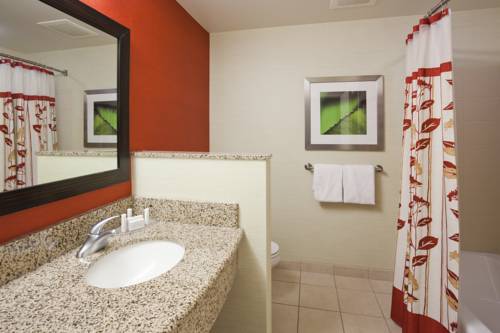 Imagen de la habitación del Hotel Courtyard By Marriott Minneapolis Maple Grove/arbor Lakes. Foto 13
