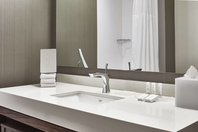 Imagen de la habitación del Hotel Courtyard By Marriott Minneapolis West. Foto 15