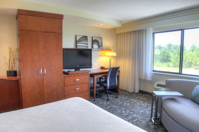 Imagen de la habitación del Hotel Courtyard By Marriott Mobile Daphne/eastern Shore. Foto 9