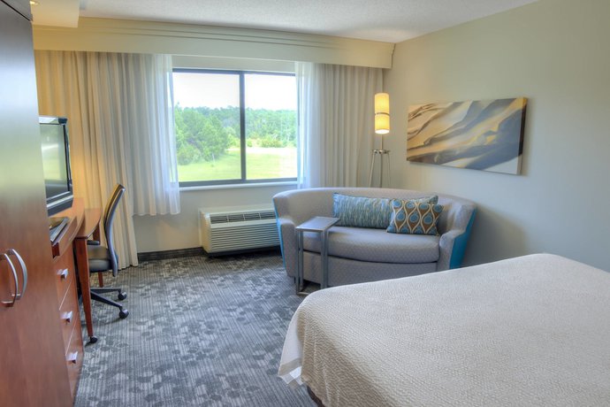 Imagen de la habitación del Hotel Courtyard By Marriott Mobile Daphne/eastern Shore. Foto 13