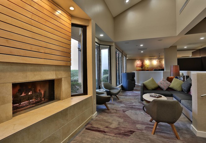 Imagen de los interiores del Hotel Courtyard By Marriott Montgomery. Foto 18