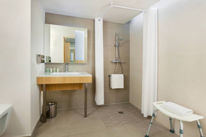 Imagen de la habitación del Hotel Courtyard By Marriott Montpellier. Foto 11