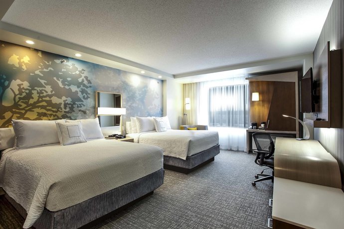 Imagen de los interiores del Hotel Courtyard By Marriott Montreal West Island/baie D'urfe. Foto 12