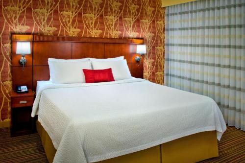 Imagen de la habitación del Hotel Courtyard By Marriott Mt. Laurel. Foto 20