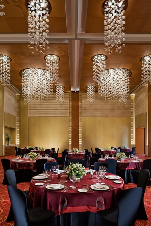 Imagen de los interiores del Hotel Courtyard By Marriott Mumbai International Airport. Foto 15