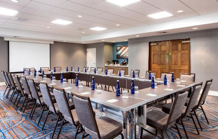 Imagen de los interiores del Hotel Courtyard By Marriott Myrtle Beach Barefoot Landing. Foto 11