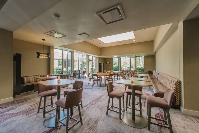 Imagen del bar/restaurante del Hotel Courtyard By Marriott Nashua. Foto 3